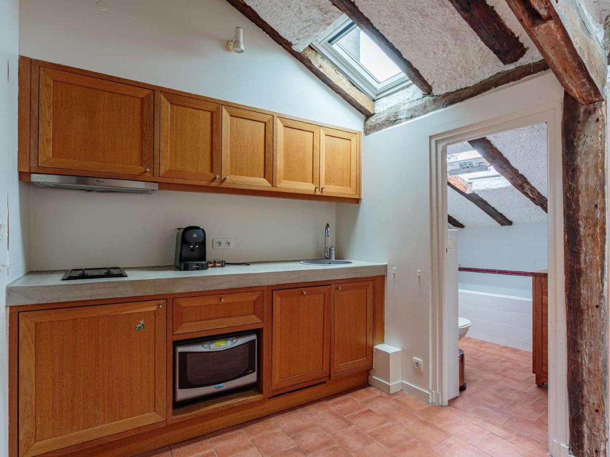 Appartement T3 Sous Les Toits, Centre Historique De St-jean-de-luz, Proche Et Commerces - Fr-1-4-681