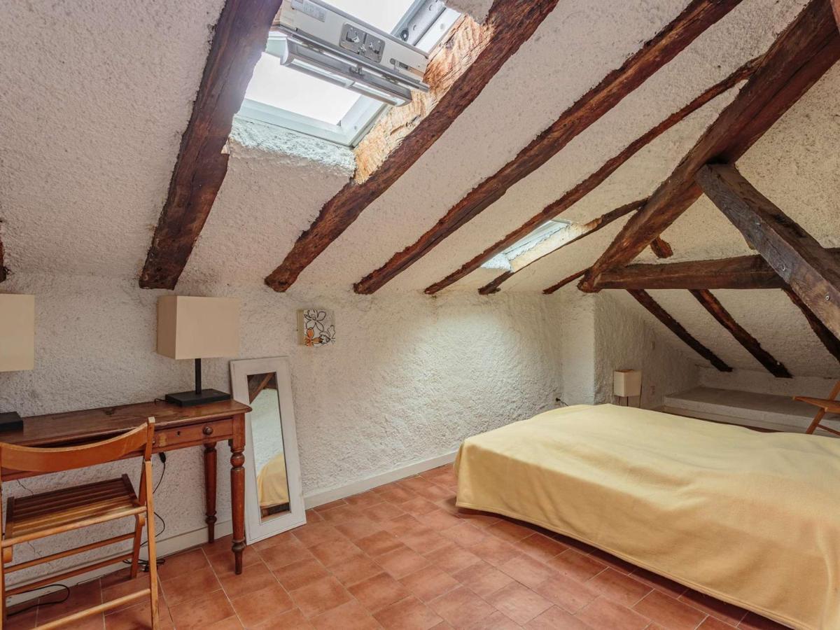 T3 Sous Les Toits, Centre Historique De St-jean-de-luz, Proche Et Commerces - Fr-1-4-681 Appartement